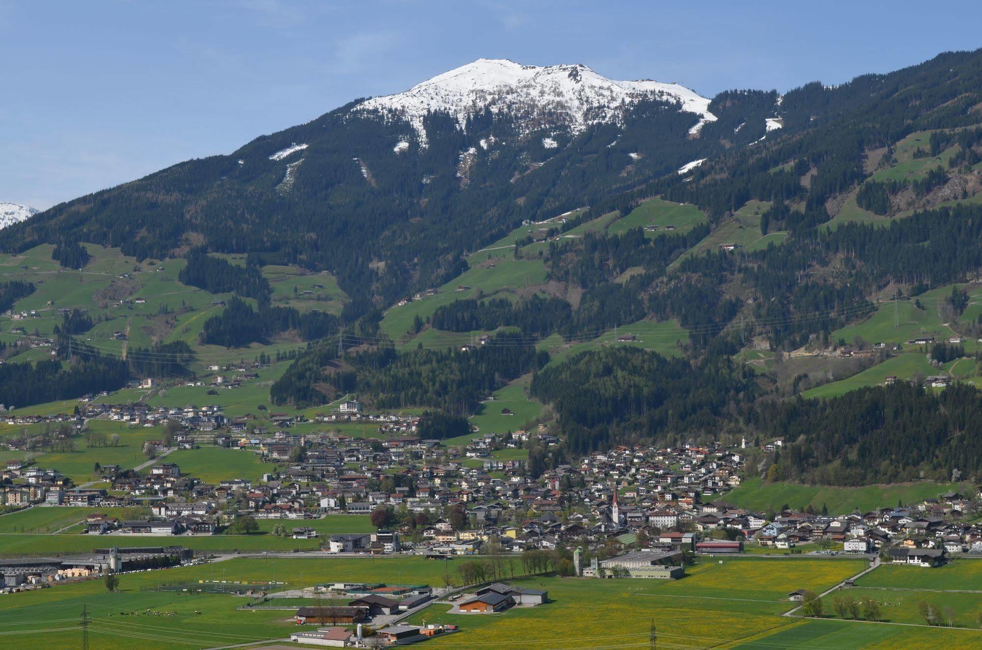 Ferienwohnung Eberharter Hart im Zillertal Exterior foto